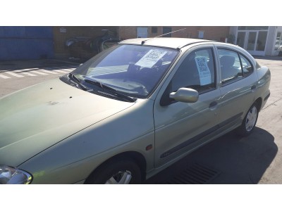 PARAGOLPES TRASERO RENAULT MÉGANE CLASSIC 2001