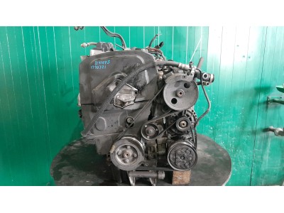 MOTOR CON ACCESORIOS Y CAJA DE CAMBIOS  1998