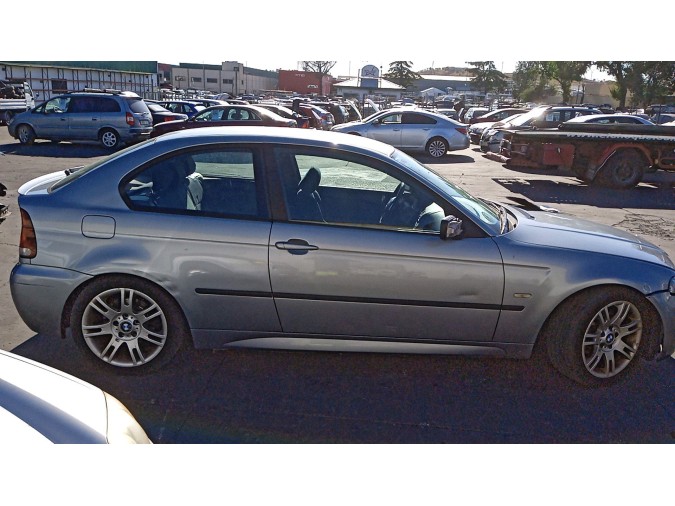 PILOTO MATRÍCULA IZQUIERDO BMW 316TI 2004