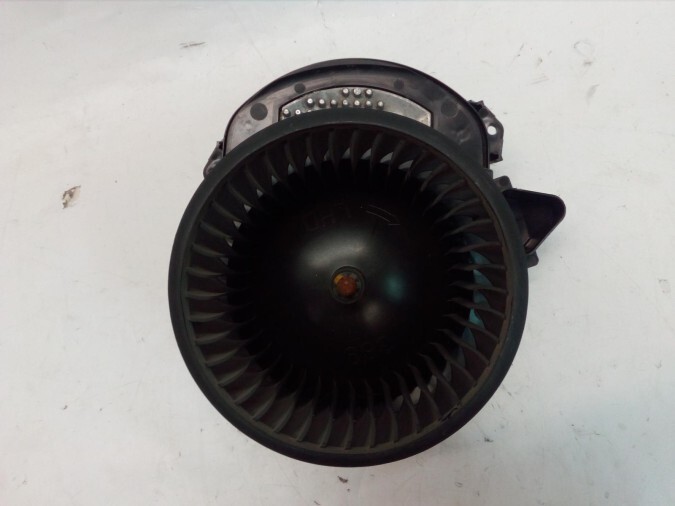 MOTOR DEL CALENTADOR SO MERCEDES CLASE B 2013