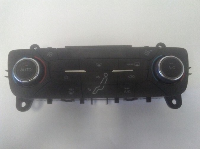 MANDO CALEFACCIÓN FORD FOCUS 2016