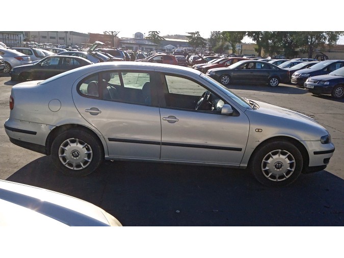 MANDO ELEVALUNAS DELANTERO DERECHO SEAT TOLEDO 1998