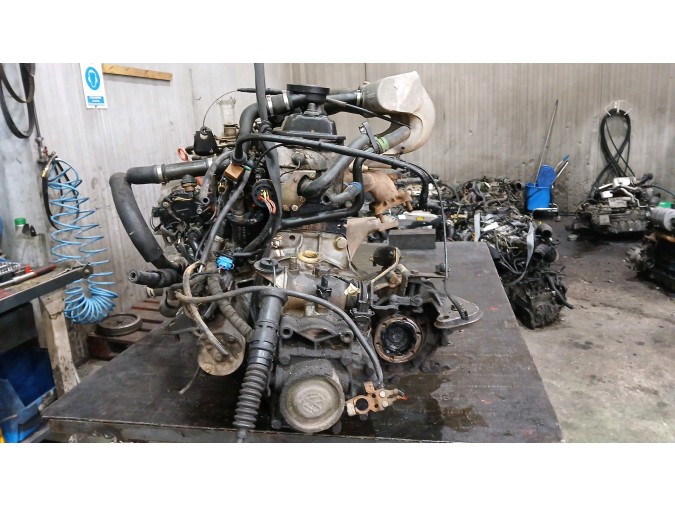 MOTOR CON ACCESORIOS Y CAJA DE CAMBIOS VOLKSWAGEN VENTO 1994