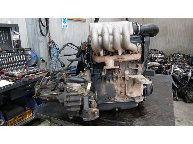 MOTOR CON ACCESORIOS Y CAJA DE CAMBIOS VOLKSWAGEN VENTO 1994