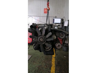 MOTOR CON ACCESORIOS Y CAJA DE CAMBIOS MERCEDES E 290 TURBODIESEL 1997