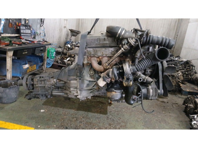 MOTOR CON ACCESORIOS Y CAJA DE CAMBIOS MERCEDES E 290 TURBODIESEL 1997