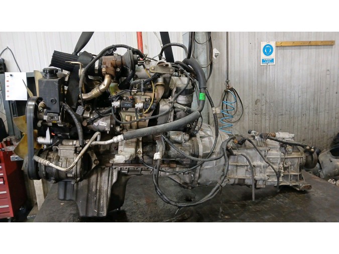 MOTOR CON ACCESORIOS Y CAJA DE CAMBIOS SSANGYONG RODIUS I 2006