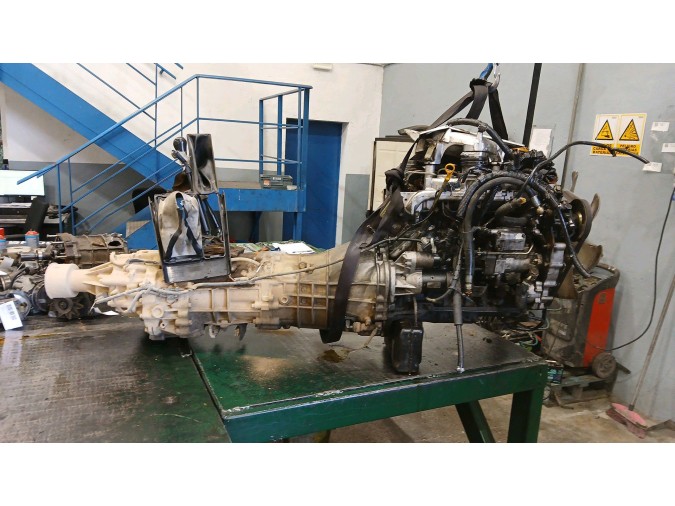 MOTOR CON ACCESORIOS Y CAJA DE CAMBIOS NISSAN TERRANO II 2006