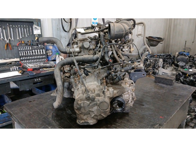 MOTOR CON ACCESORIOS Y CAJA DE CAMBIOS MITSUBISHI GALANT 1999