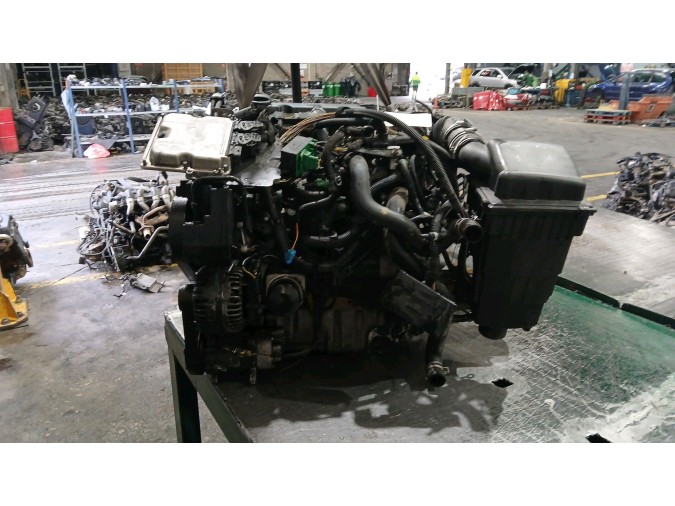 Motor PEUGEOT 206 2003