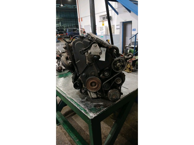 Motor PEUGEOT 406 2001