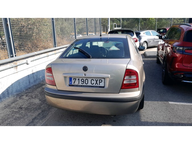 ELEVALUNAS DELANTERO DERECHO SKODA OCTAVIA 2004