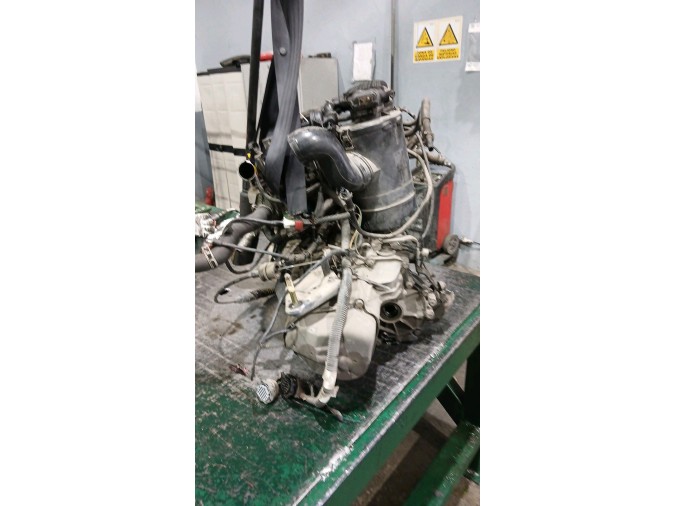 MOTOR CON ACCESORIOS Y CAJA DE CAMBIOS PEUGEOT 106 1998