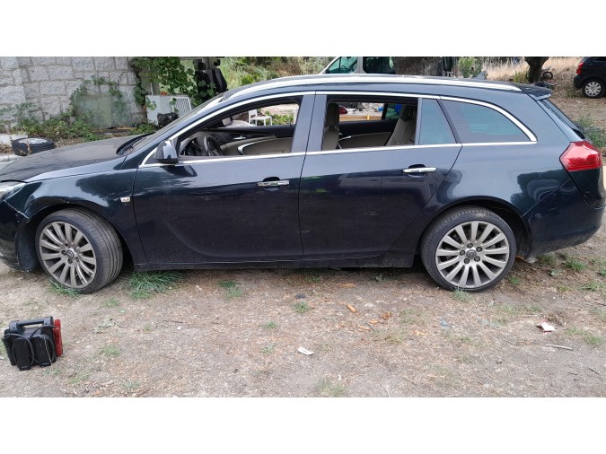 FARO ANTINIEBLA DELANTERO DERECHO OPEL INSIGNIA 2011