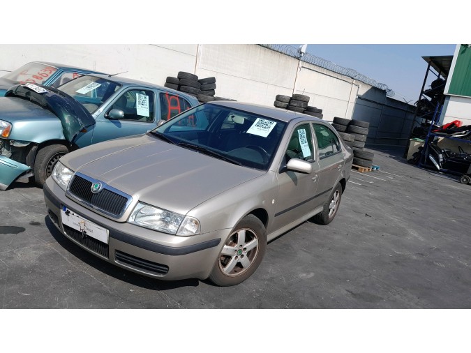 VARIOS  2004