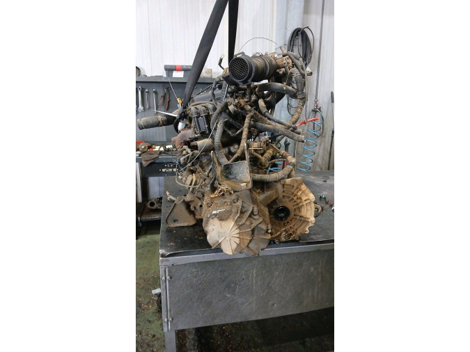 MOTOR CON ACCESORIOS Y CAJA DE CAMBIOS HYUNDAI ACCENT 1998