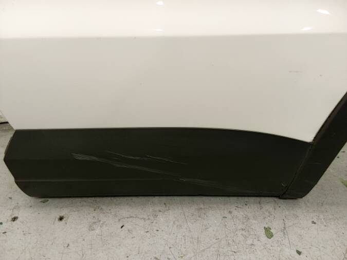 PUERTA TRASERA IZQUIERDA VOLKSWAGEN TIGUAN BLANCO 2015