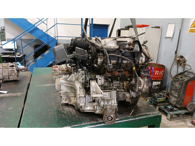 MOTOR CON ACCESORIOS Y CAJA DE CAMBIOS HYUNDAI SANTA FE 2004