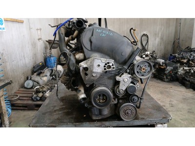 MOTOR CON ACCESORIOS Y CAJA DE CAMBIOS VOLKSWAGEN GOLF 2000