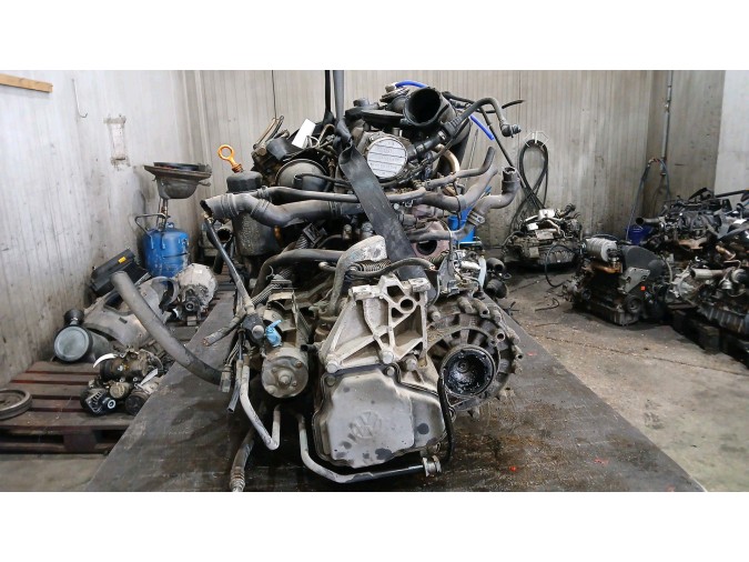 MOTOR CON ACCESORIOS Y CAJA DE CAMBIOS VOLKSWAGEN GOLF 2000