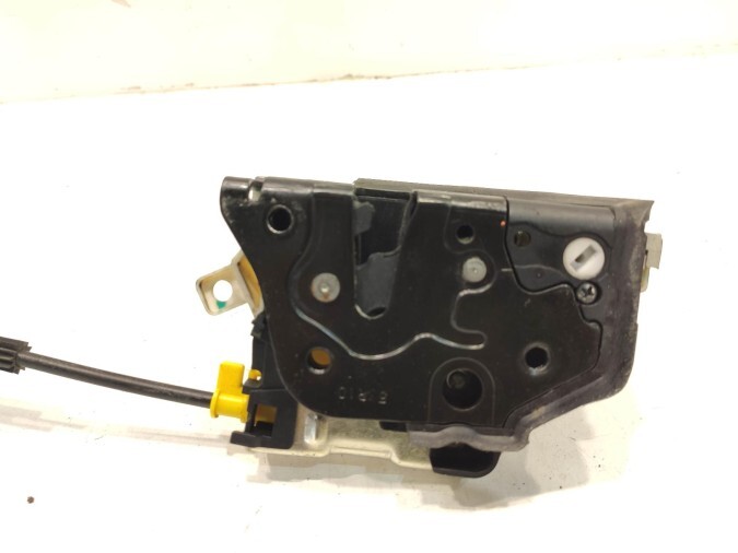 CERRADURA PÙERTA DELANTERA DERECHA MERCEDES CLASE B 2011