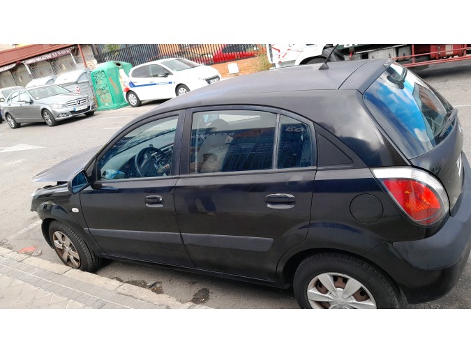 INTERRUPTOR LEVALUNAS TRASERO DERECHO KIA RIO 2007