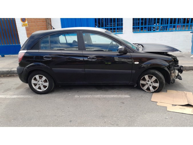 INTERRUPTOR LEVALUNAS TRASERO DERECHO KIA RIO 2007