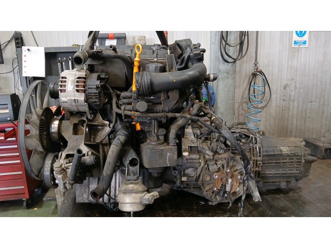 BOMBA DIREECION AUDI A4 2002