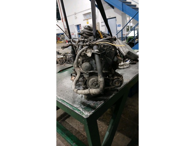 MOTOR CON ACCESORIOS Y CAJA DE CAMBIOS PEUGEOT 106 1994