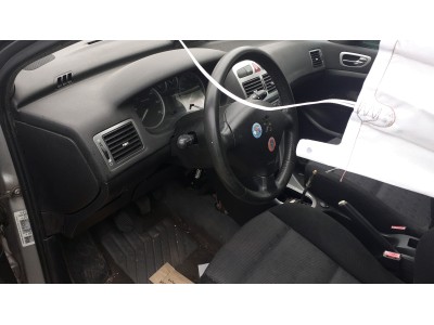 PILOTO TRASERO DERECHO PEUGEOT 307 2003