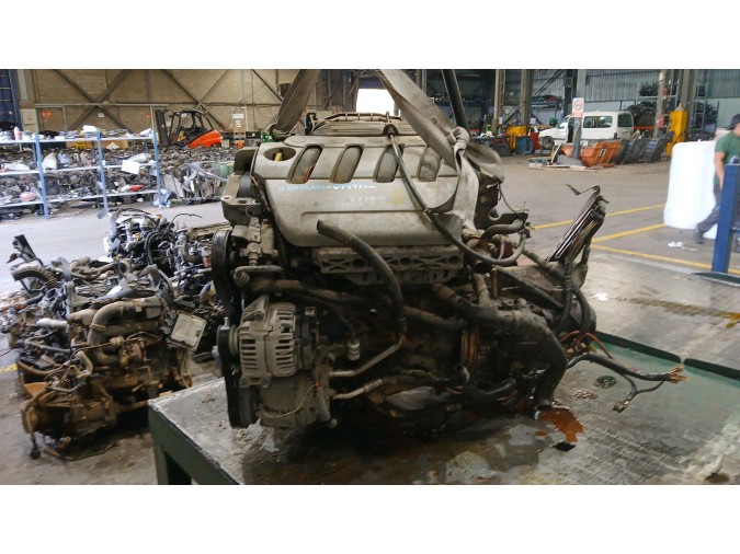 MOTOR CON ACCESORIOS Y CAJA DE CAMBIOS RENAULT SCÉNIC 2003