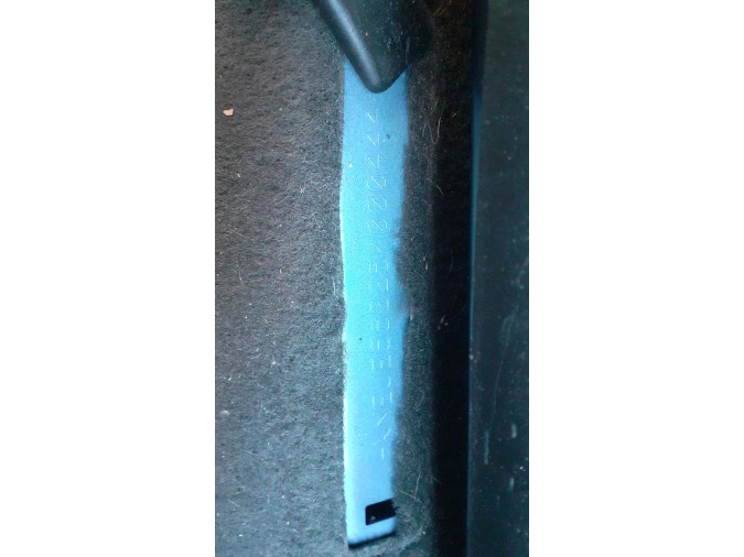 INTERRUPTOR LEVALUNAS TRASERO DERECHO KIA SPORTAGE 2004
