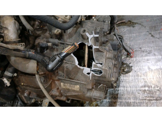 MOTOR CON ACCESORIOS Y CAJA DE CAMBIOS OPEL MERIVA 2004