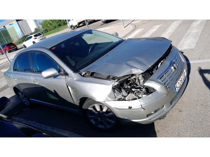 Intercooler TOYOTA AVENSIS 2004