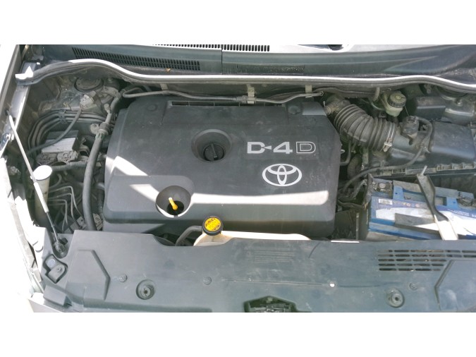 pretensor trasero central TOYOTA COROLLA VERSO 2006