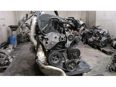 MOTOR CON ACCESORIOS Y CAJA DE CAMBIOS VOLKSWAGEN GOLF 1999