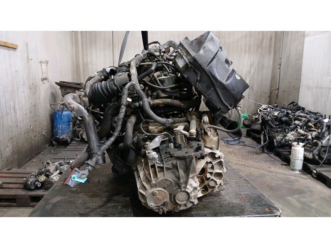 MOTOR CON ACCESORIOS Y CAJA DE CAMBIOS MAZDA 3 2007