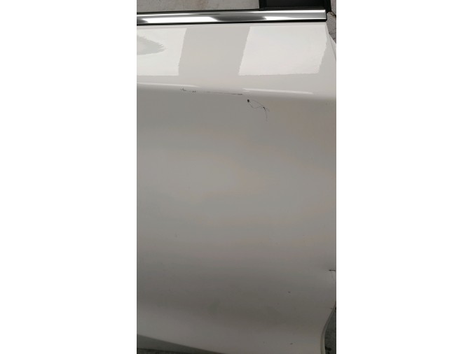 PUERTA TRASERA DERECHA NISSAN PULSAR BLANCA 2015