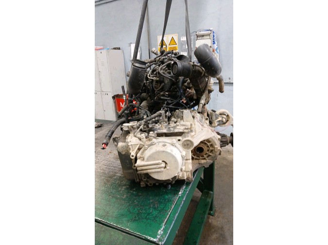 MOTOR CON ACCESORIOS Y CAJA DE CAMBIOS HYUNDAI SANTA FE 2005