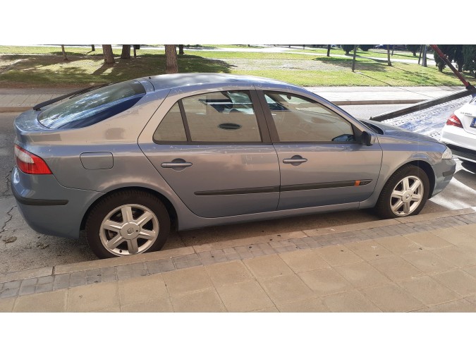 Radiador motor RENAULT LAGUNA 2004