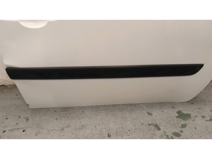 PUERTA DELANTERA DERECHA RENAULT GRAND KANGOO BLANCA 2017