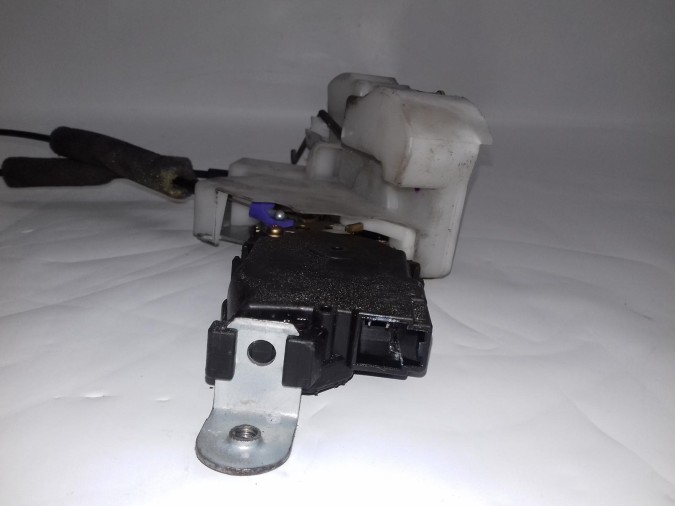 CERRADURA PUERTA DELANTERA IZQUIERDA FORD MONDEO 2008