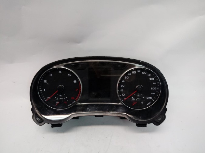 CUADRO INSTRUMENTOS AUDI A1 2014