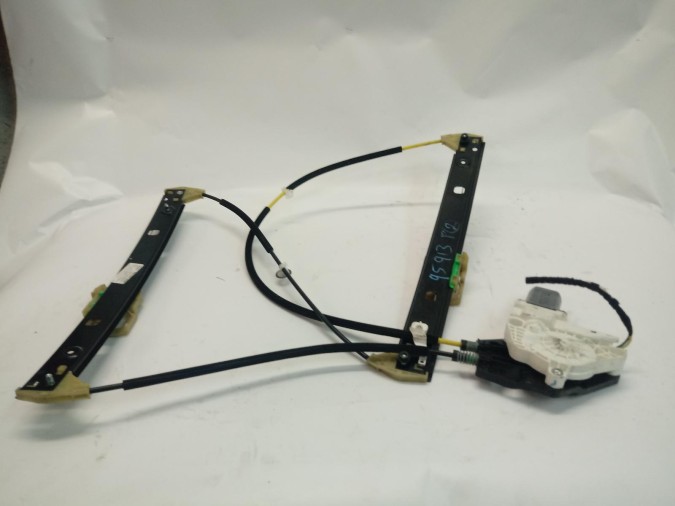 ELEVALUNAS DELANTERO DERECHO AUDI A1 2014