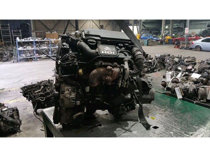 MOTOR CON ACCESORIOS SIN CAJA DE CAMBIOS CITROEN C3 2004