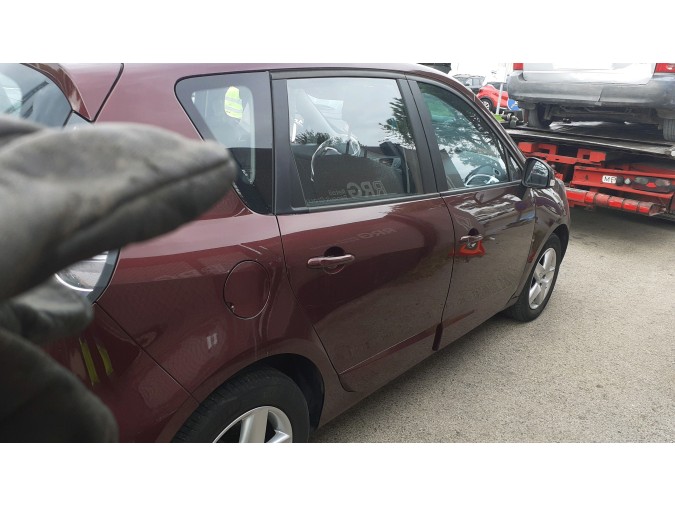 PRETENSOR CINTURÓN DELANTERO DERECHO RENAULT MÉGANE SCÉNIC 2015