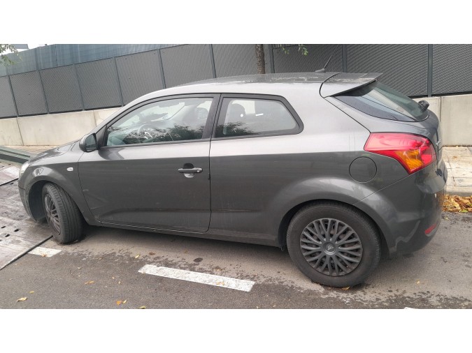 BRAZO SUSPENSION INFERIOR TRASERO DERECHO KIA CEED 2010