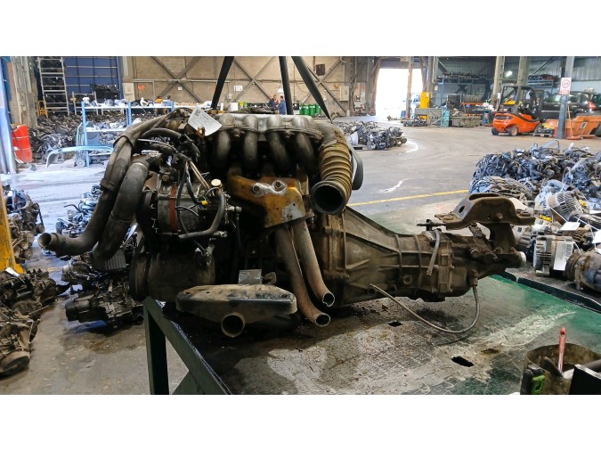 MOTOR CON ACCESORIOS Y CAJA DE CAMBIOS NISSAN VANETTE 1998
