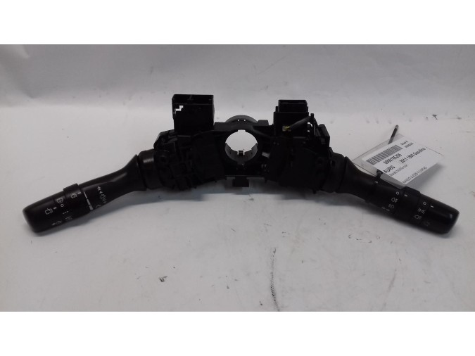 MANDO MULTIFUNCION TOYOTA AURIS 2011