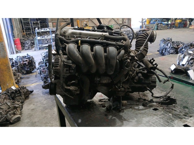 MOTOR CON ACCESORIOS Y CAJA DE CAMBIOS TOYOTA AVENSIS 2004